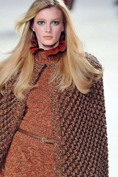 Look 15